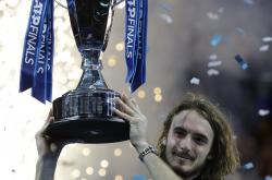 开云体育平台APP-法国网球队逆转西班牙网球队，西西帕斯关键制胜的简单介绍