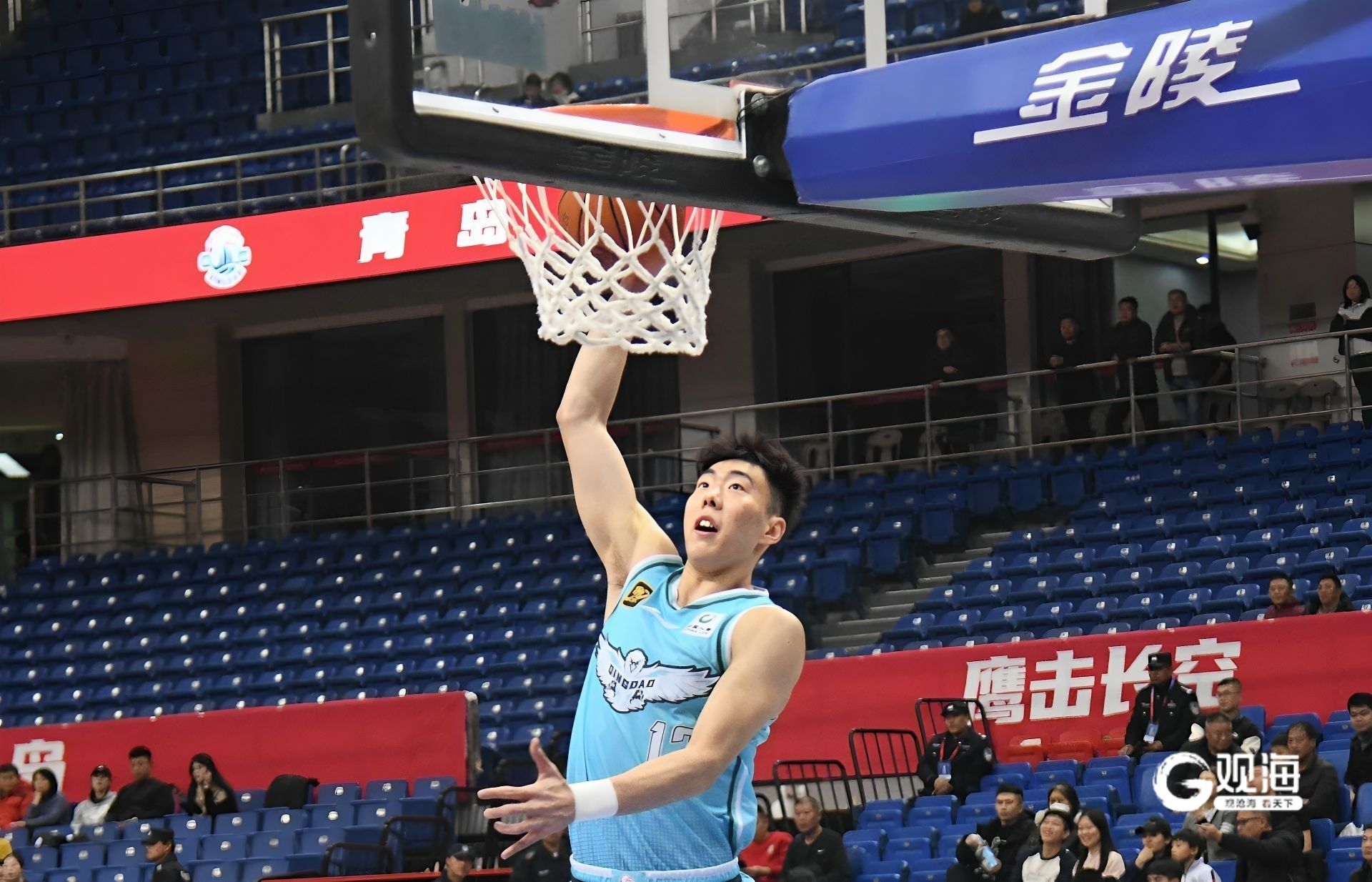 青岛男篮表现出色，获得连胜