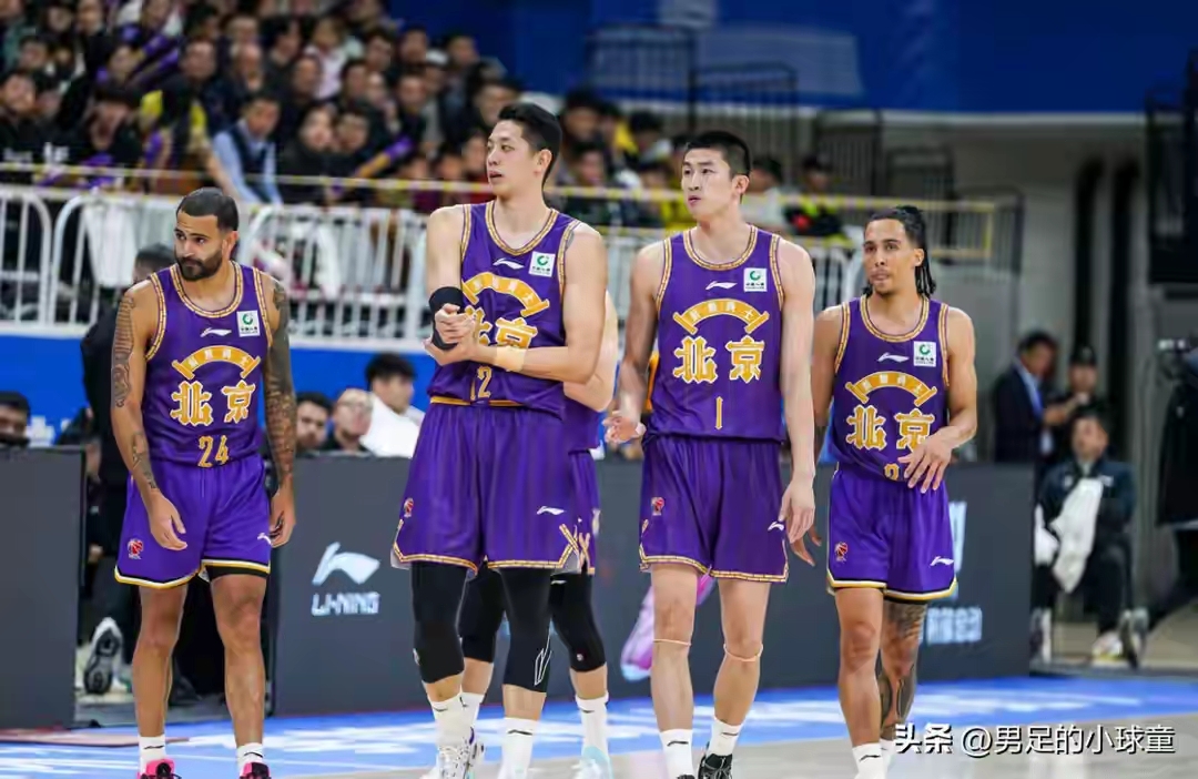 包含教练组合人事调整！CBA球队又一次动荡的词条