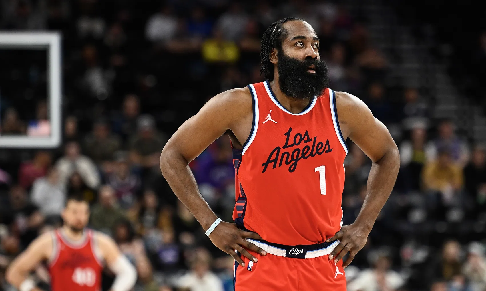 骑士完胜江苏队，哈登带队取胜的简单介绍