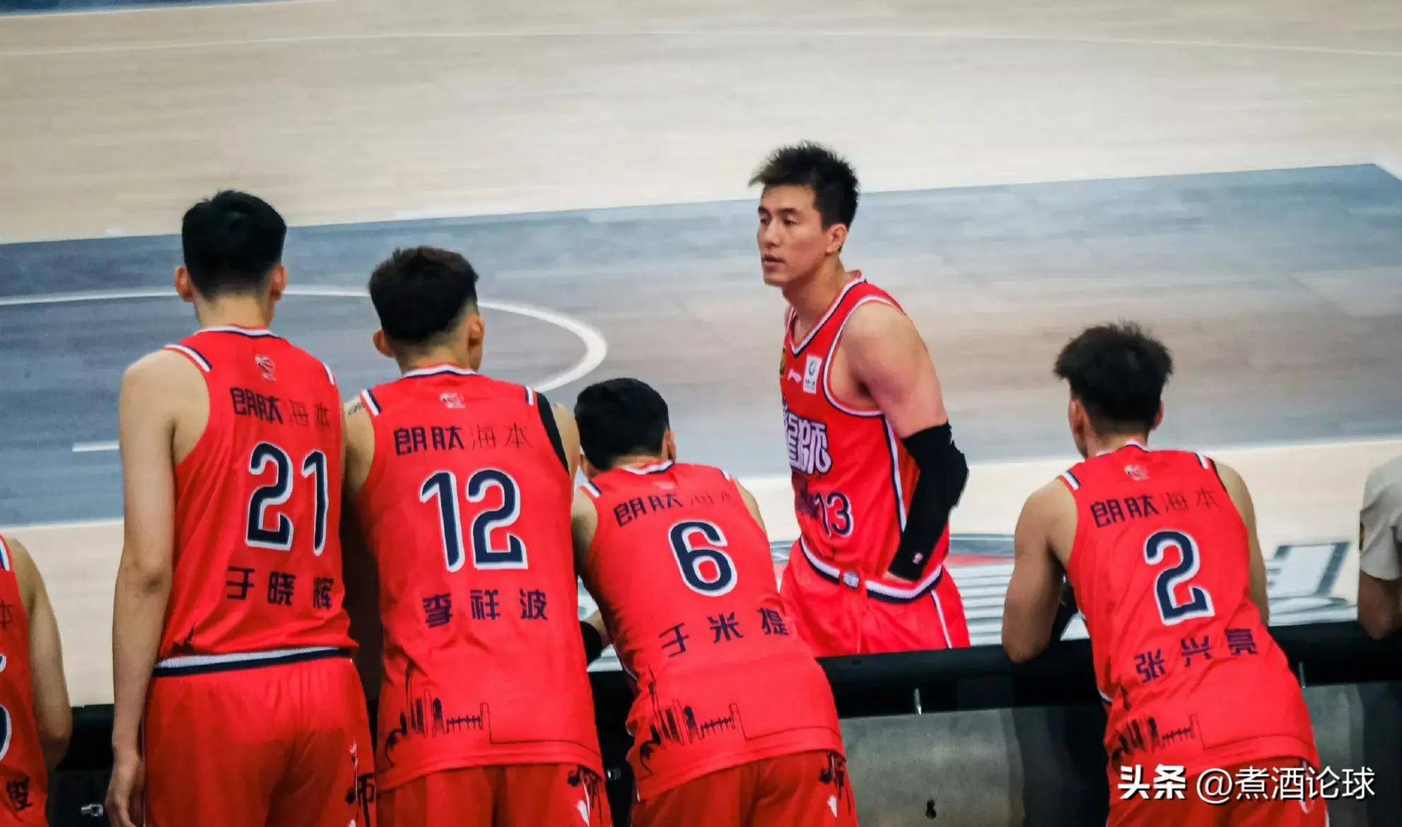 包含湖人轻取广州队，郭艾伦刷新纪录的词条