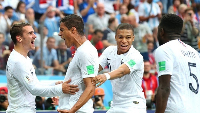 巴西碾压乌拉圭,格列兹曼高光表现 巴西碾压乌拉圭,格列兹曼高光表现